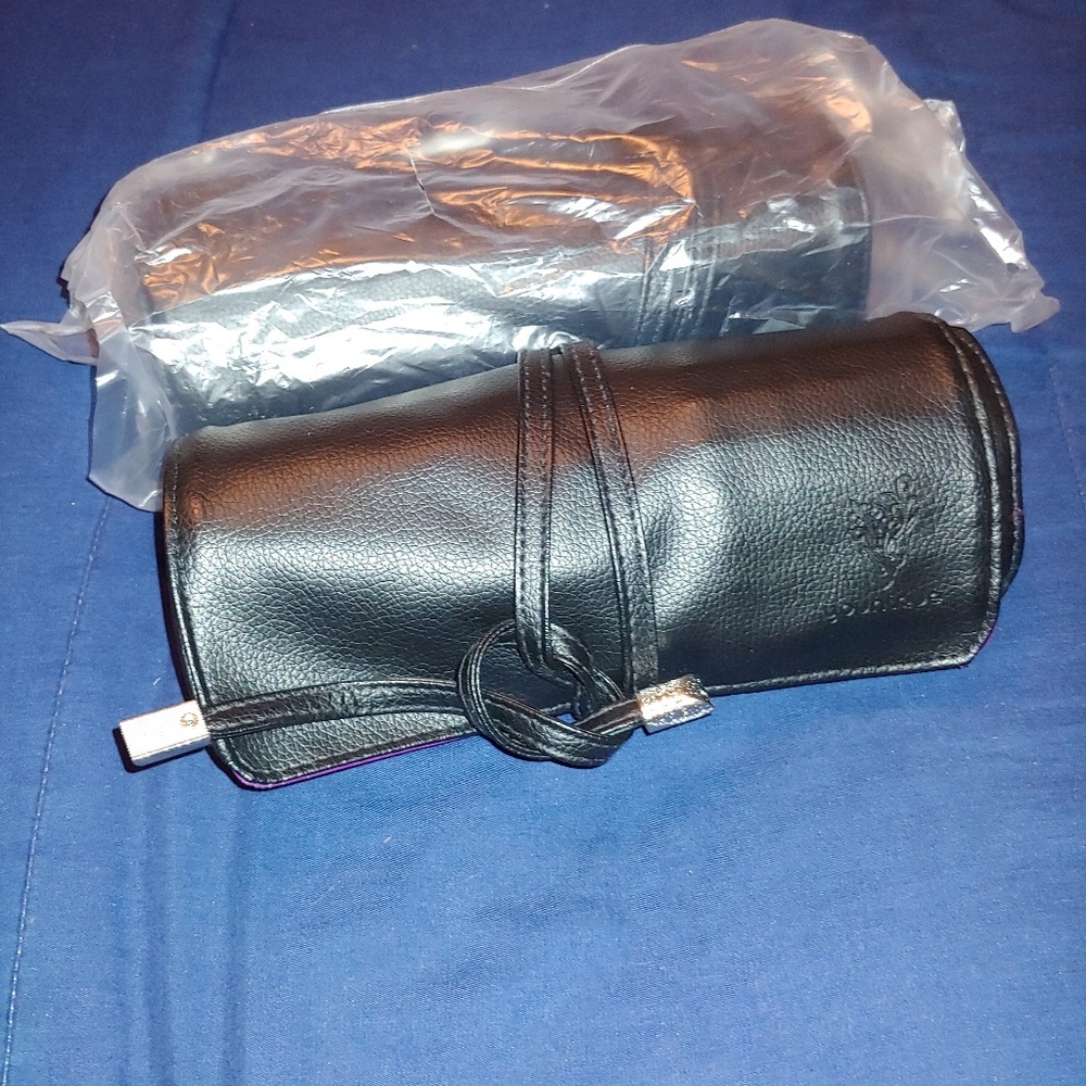 Younique makeup brush bag